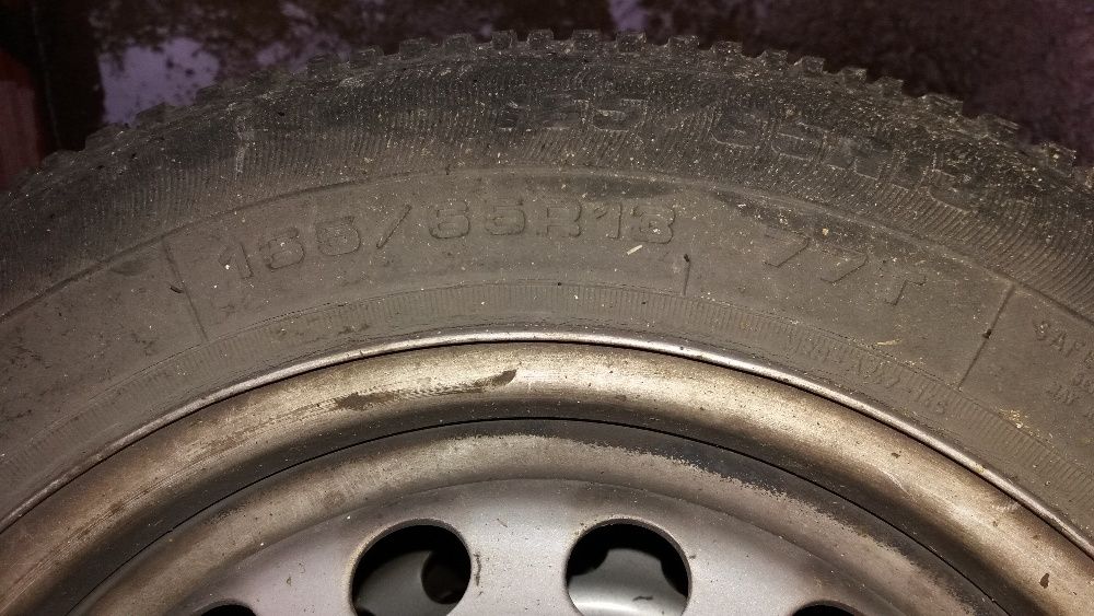 Jantes 13" ferro com pneus - 4 furos - proveniente Renault Clio