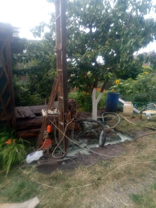 Буріння скважин на воду.Буріння свердловин на воду