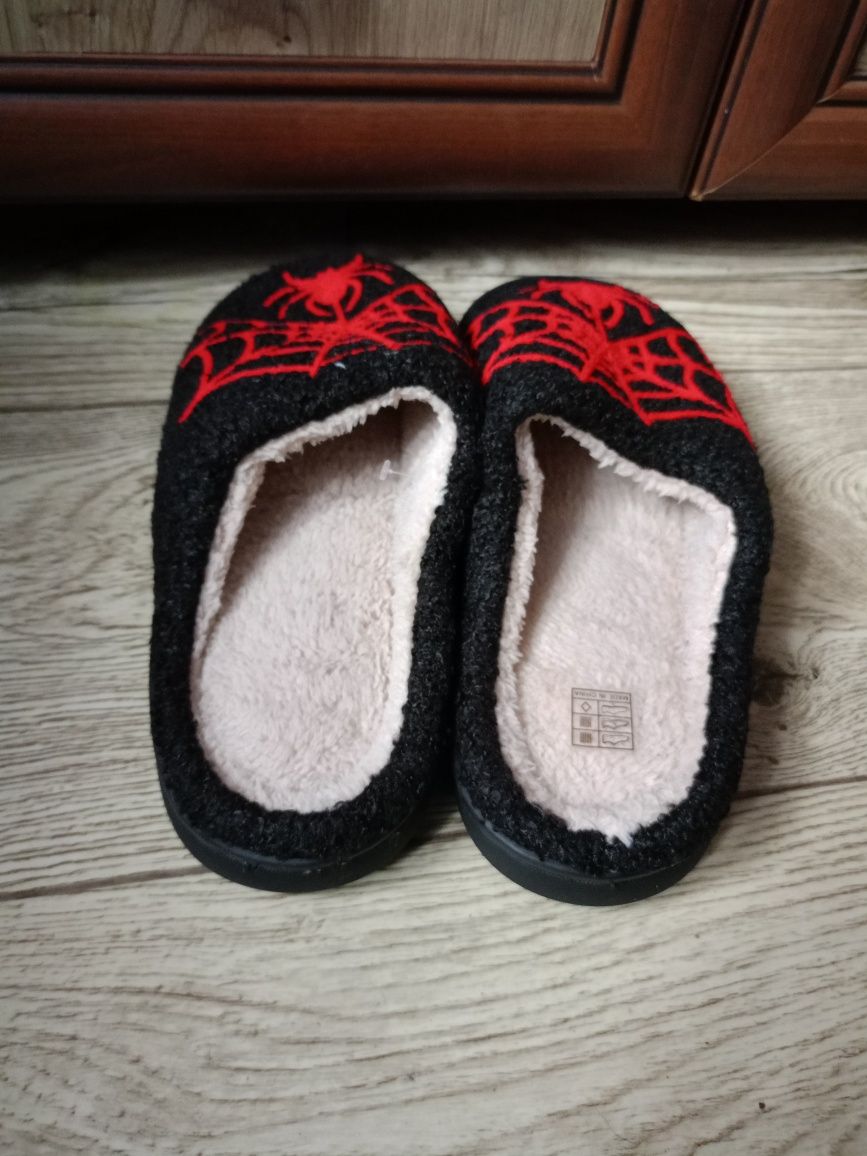 Sprzedam  Nowe kapcie męskie
