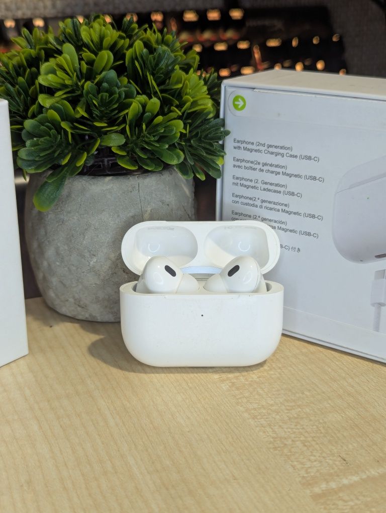 AirPods Pro 2 — бездротові навушники з шумоподавленням
