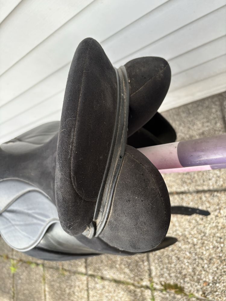 Siodło ujeżdżeniowe Thorowgood Griffin 17”