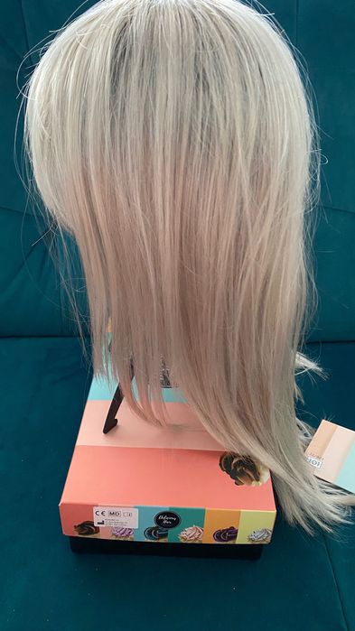 Nowa peruka. Po chemioterapii. Blond z odrostem