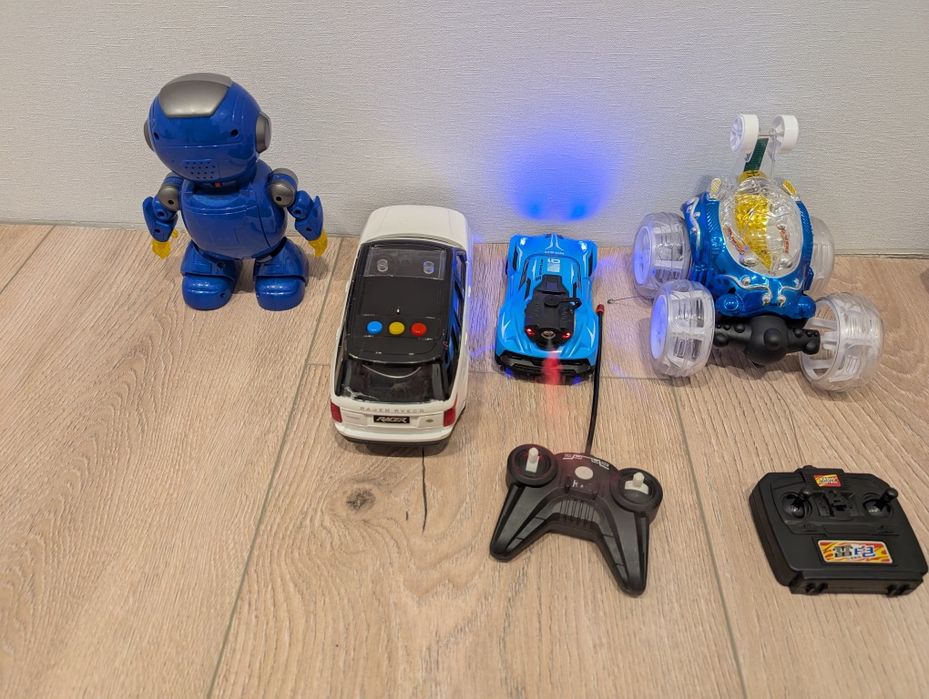 Машинка на радіоуправлінні робот пульт перевертиш