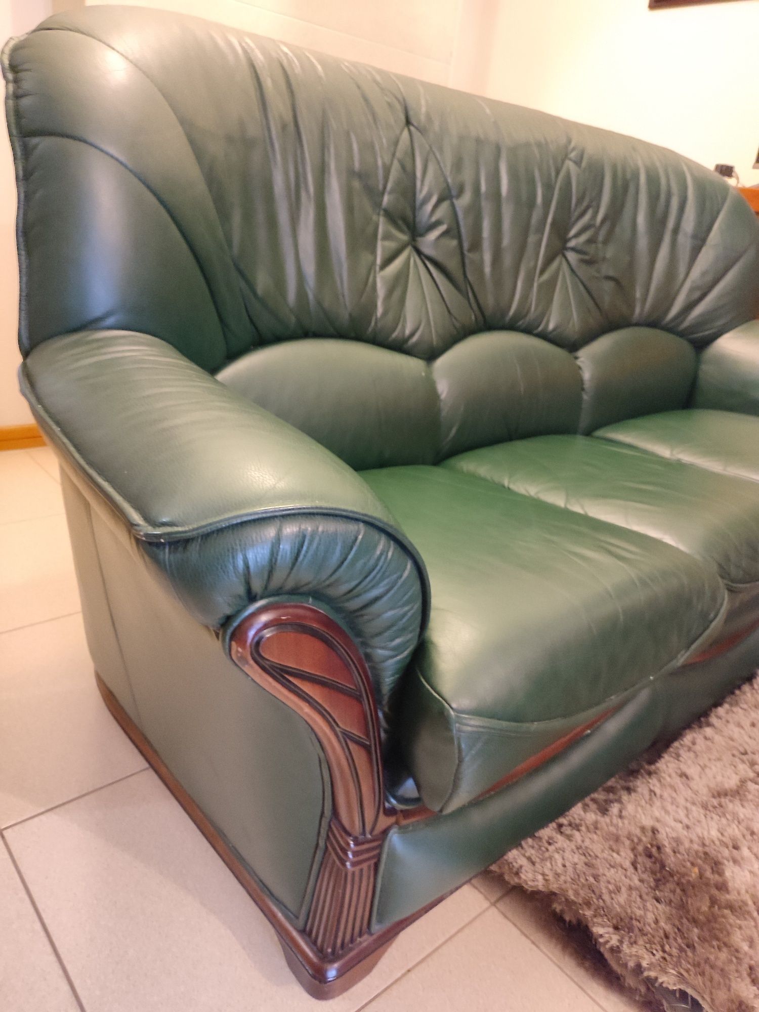 Conjunto de sofás em pele
