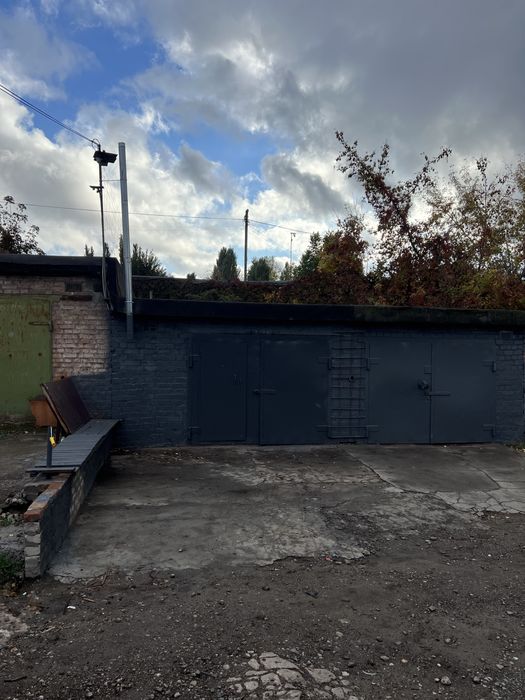 Продам хороший сухой гараж на 97 кв,Кооператив Кубанский !