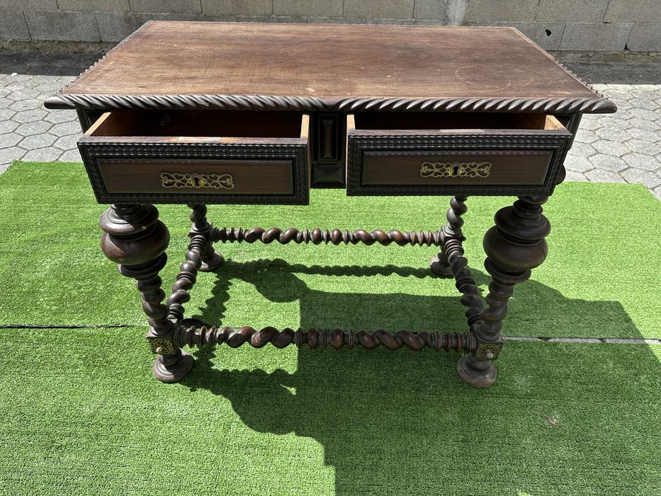 Mesa Bufete em pau santo