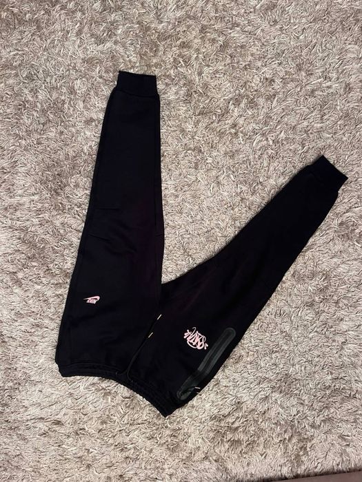 Штани Nike Syna World X Teech Fleece