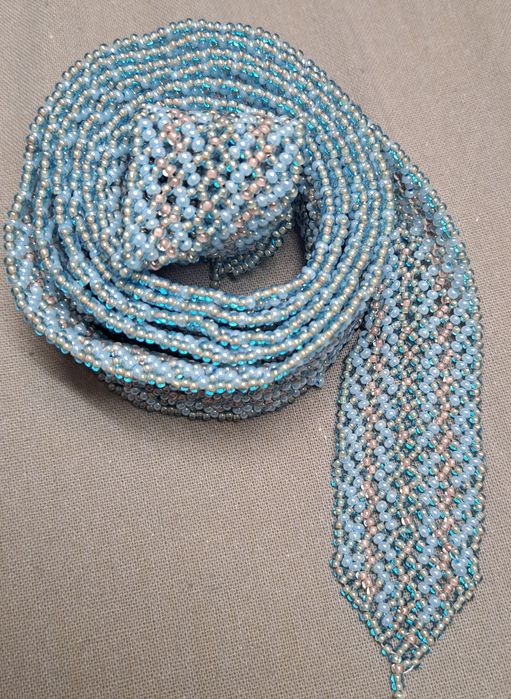 Краватка з бісеру