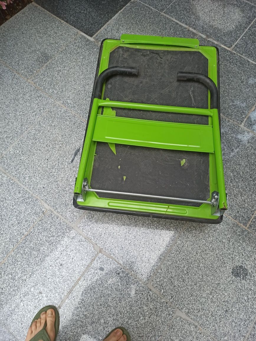Vendo carrinho para transporte de vários objetos