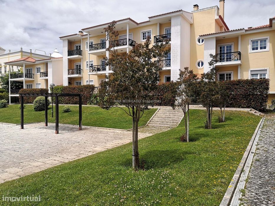 Em frente à TASIS -  T4 na Quinta da Beloura