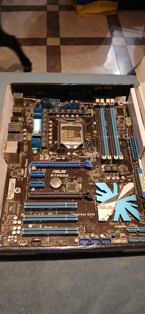 Vendo matherboord asus P7P55D