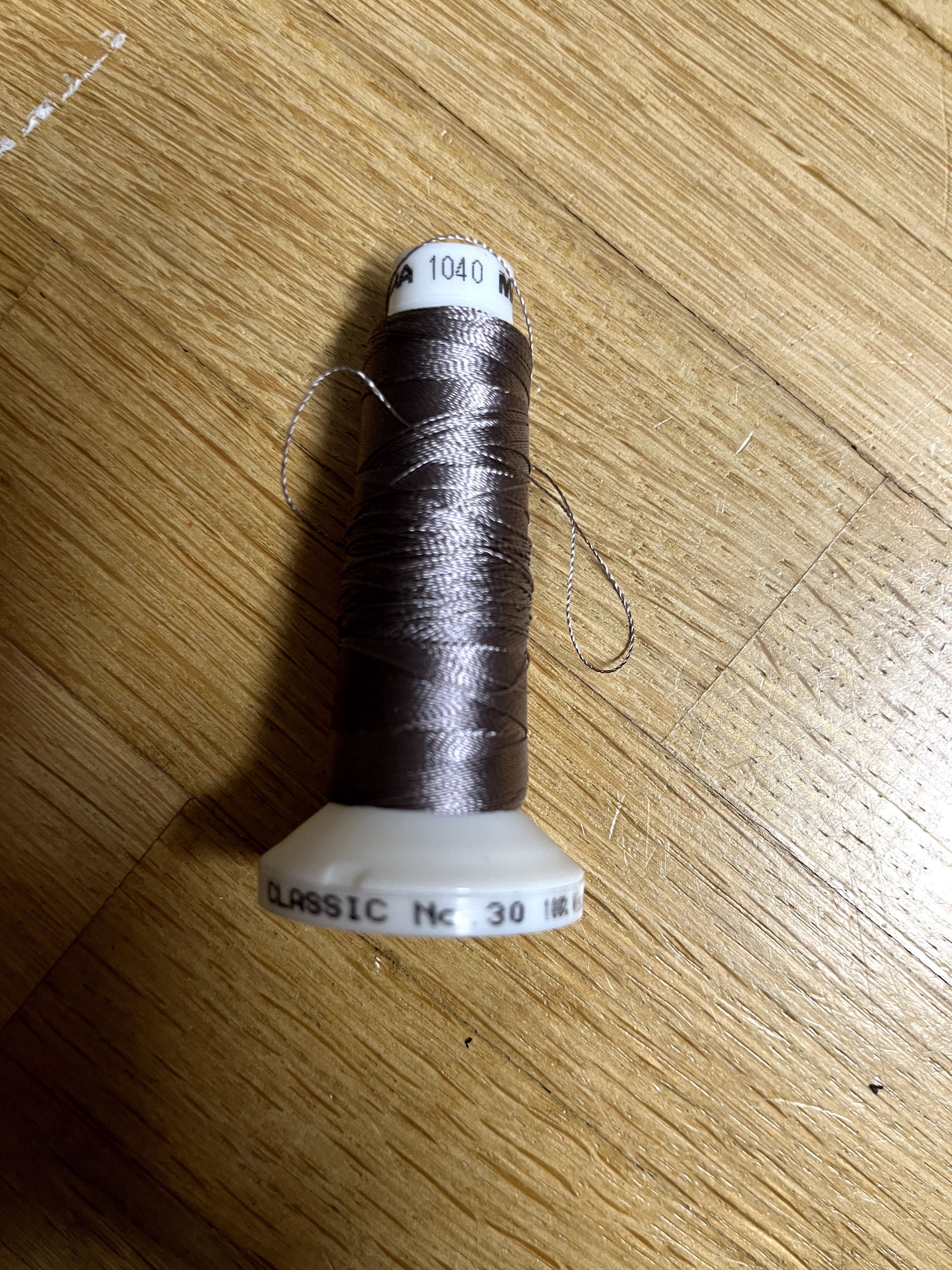 Nici Madeira Viscose Classic 30 - kolor 1040 - 7 nici