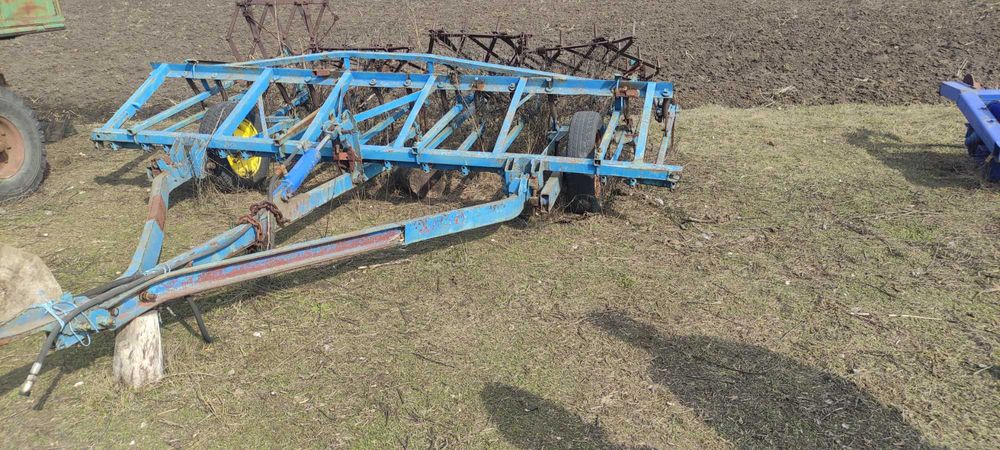 Борона з колесами (культиватор)