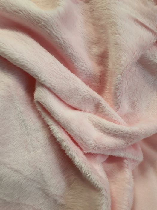Futerko jasny róż szer.161 cm.