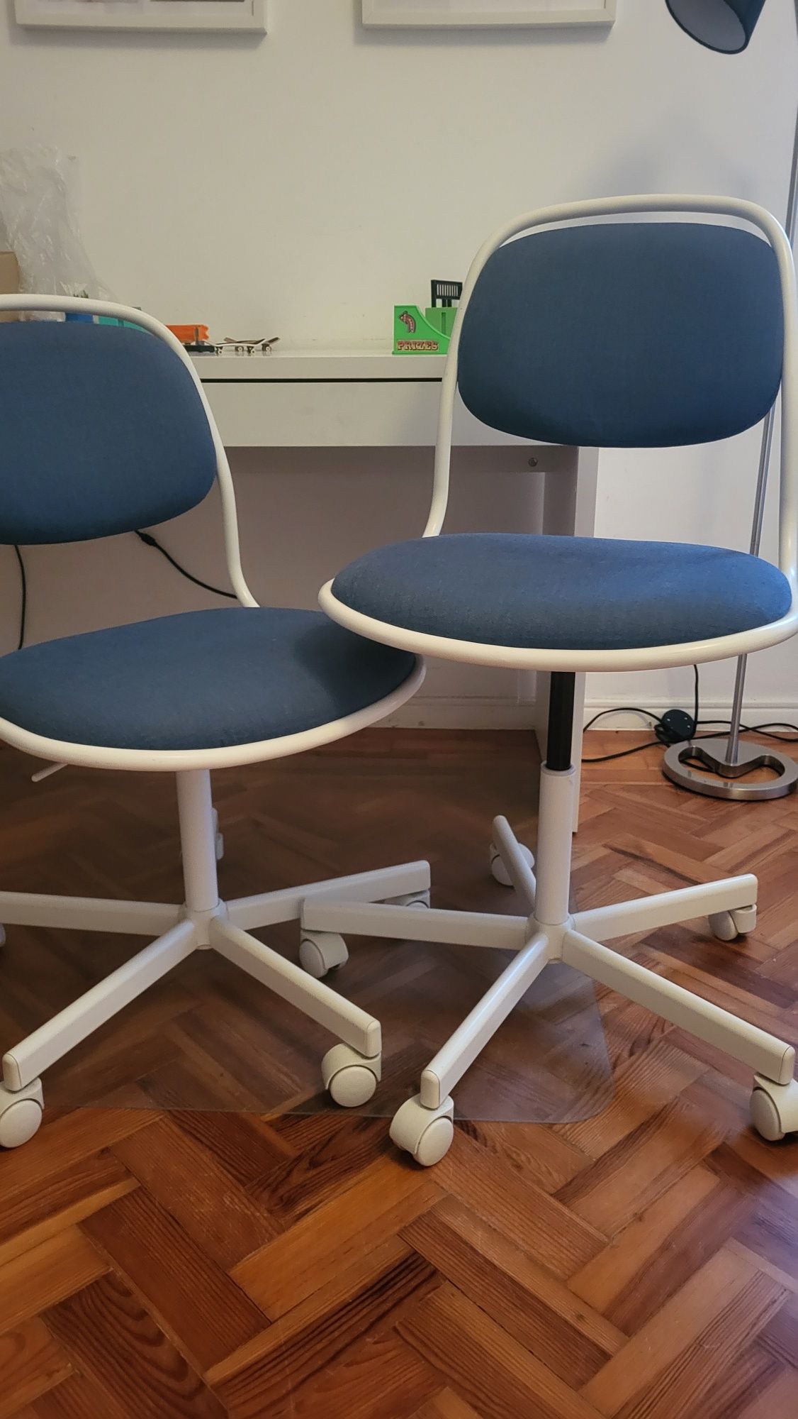 1 Cadeira Orfjall ikea com rodas