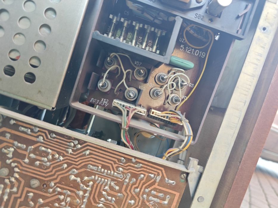 Магнитофон Ростов 105 стерео, радиодетали