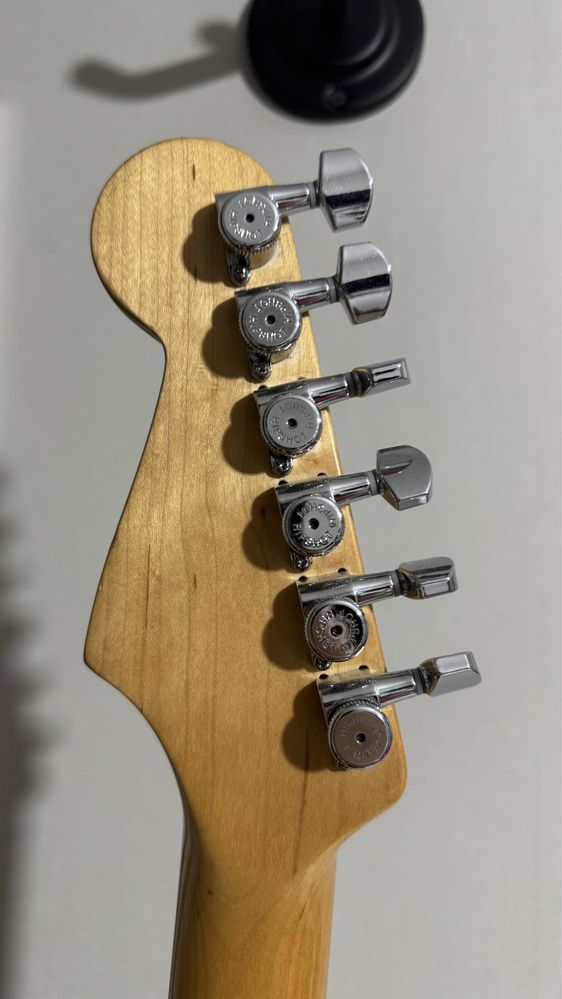 Продам Fender Stratocaster MIM