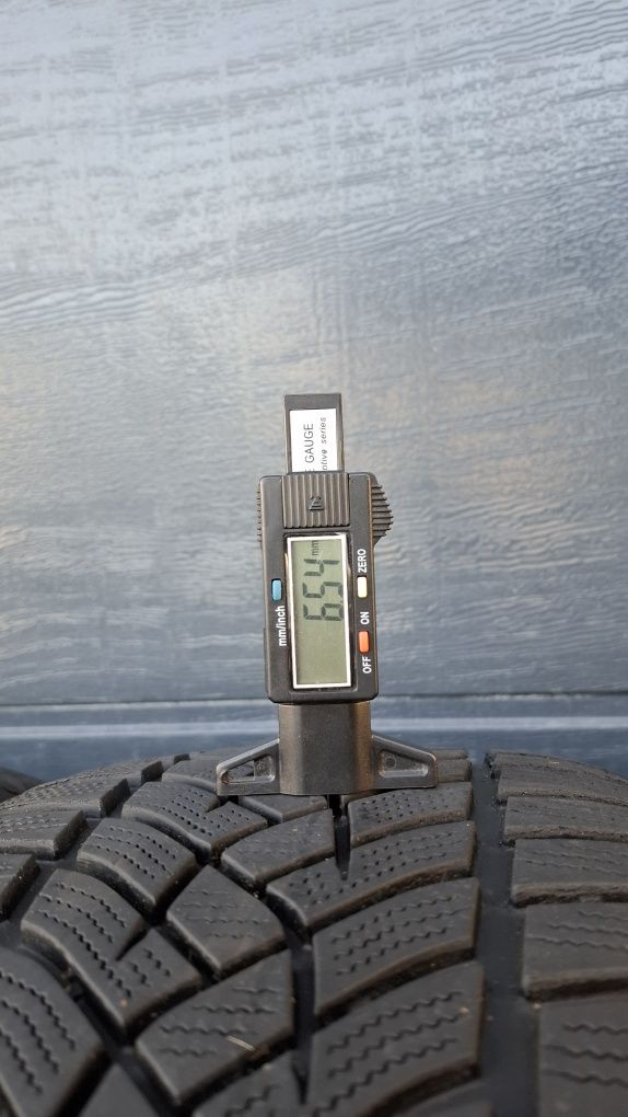 Goodyear 245/45 R17 UltraGrip 6.5 mm