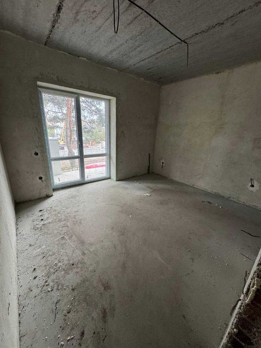 Продається двокімнатна квартира з гаражем у ЖК “Долина троянд”