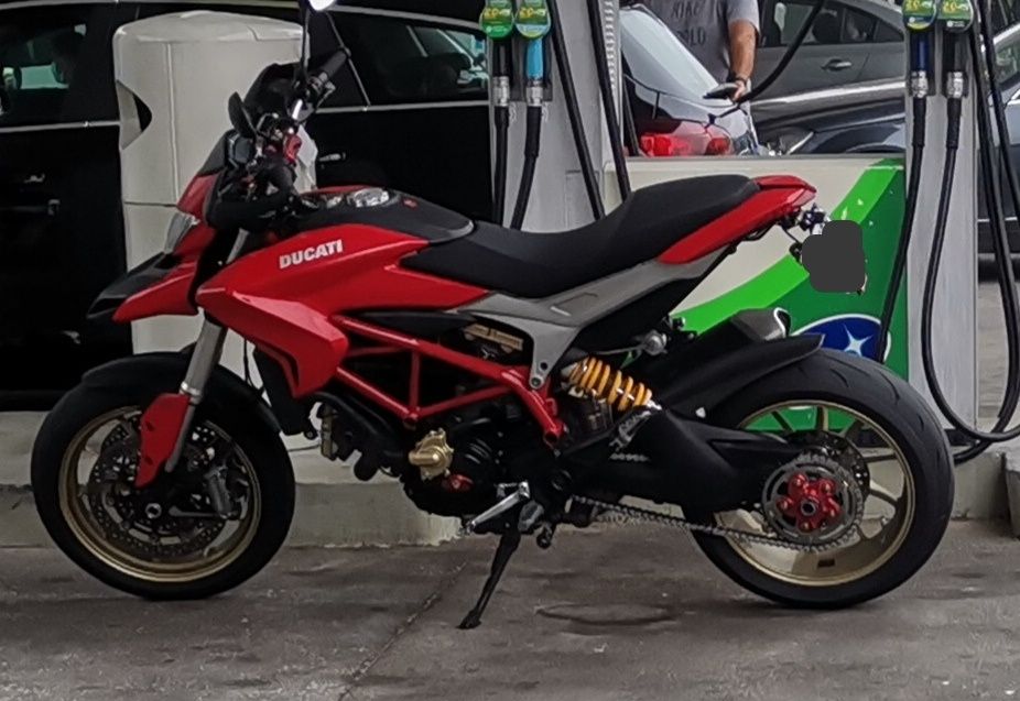 Ducati Hypermotard 821 do ano 2013