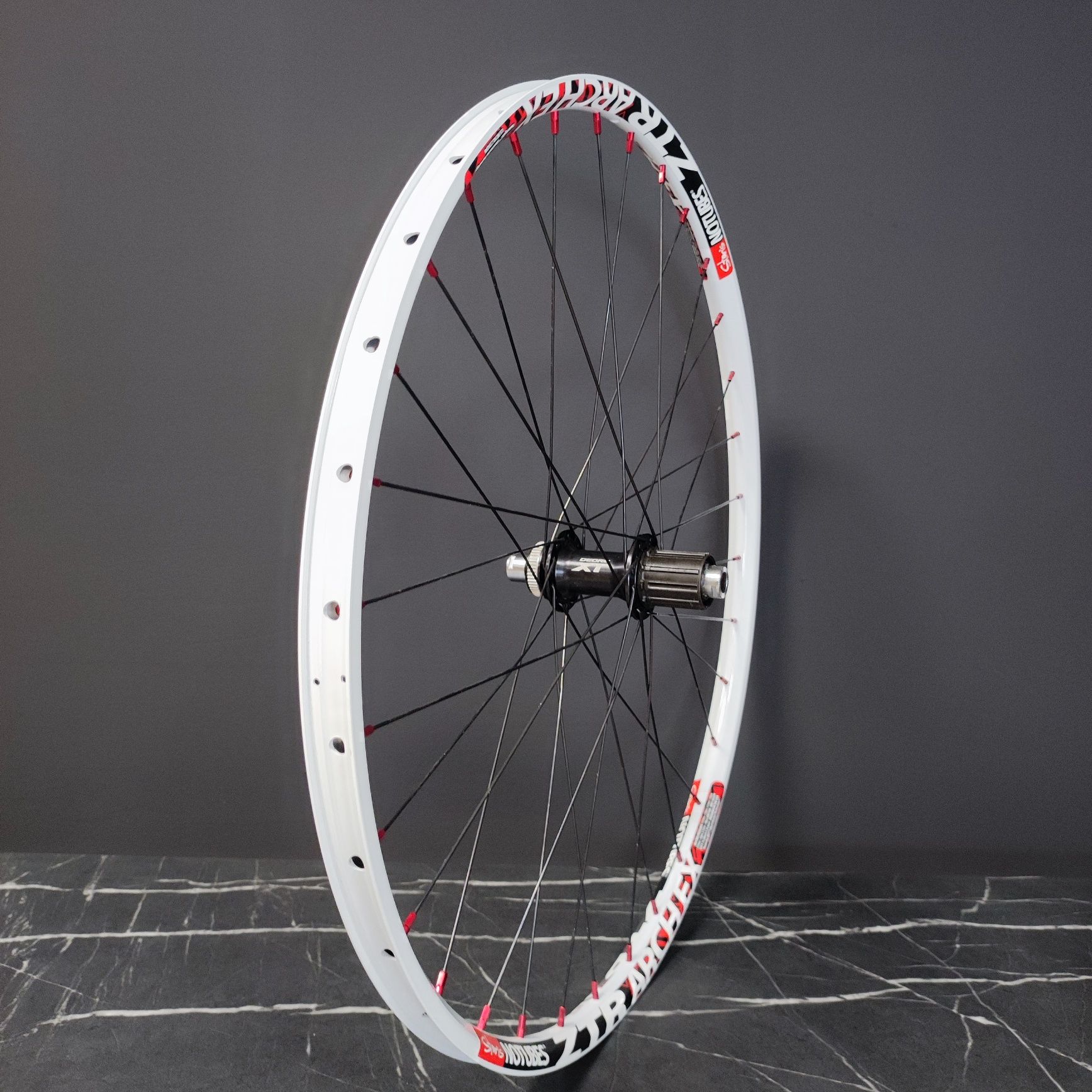 Koła ZTR Arch EX 26 białe Shimano XT 15x100 12x142 D-Light NOWE