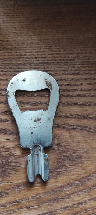Klucz do windy z czasów PRL-u
