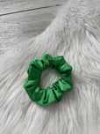 Gumka scrunchie do włosów zielona S