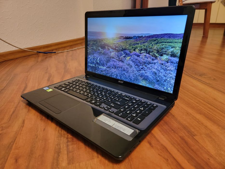 Acer TravelMate p273-mg 17.3 hd+/core i3 GeForce 710m 2gb