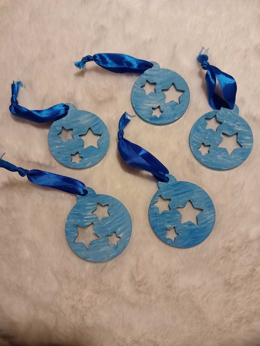 Świąteczne ozdoby - bombka z gwiazdkami