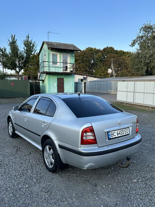 Skoda Octravia Tour . 2007 рік .  1.8 турбо Бензин . В хорошому стані