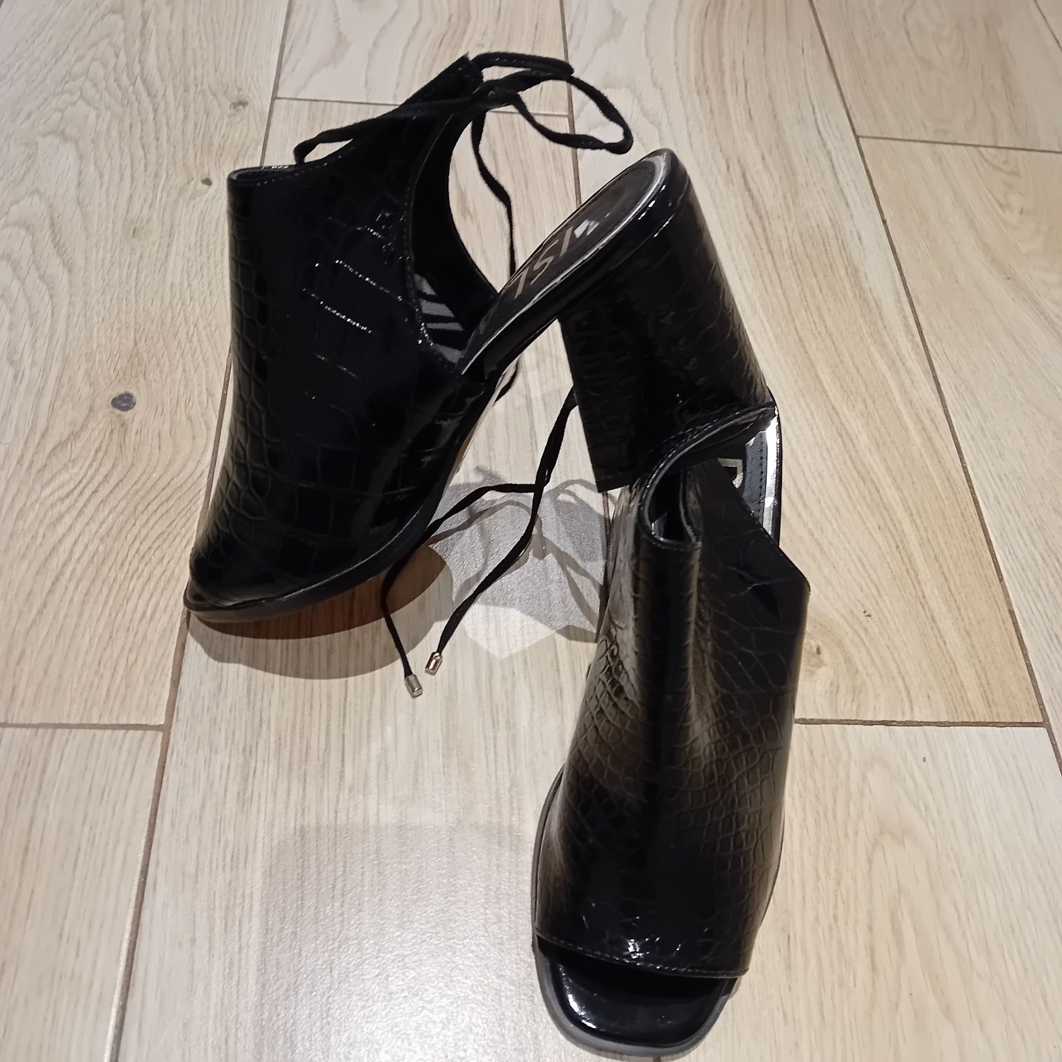 River Island piękne nowe buty 39 wygodny obcas na co dzień