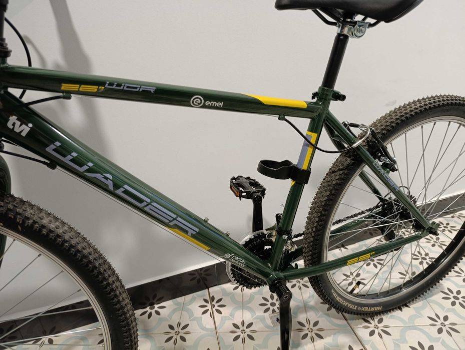 Bicicleta nova de montanha