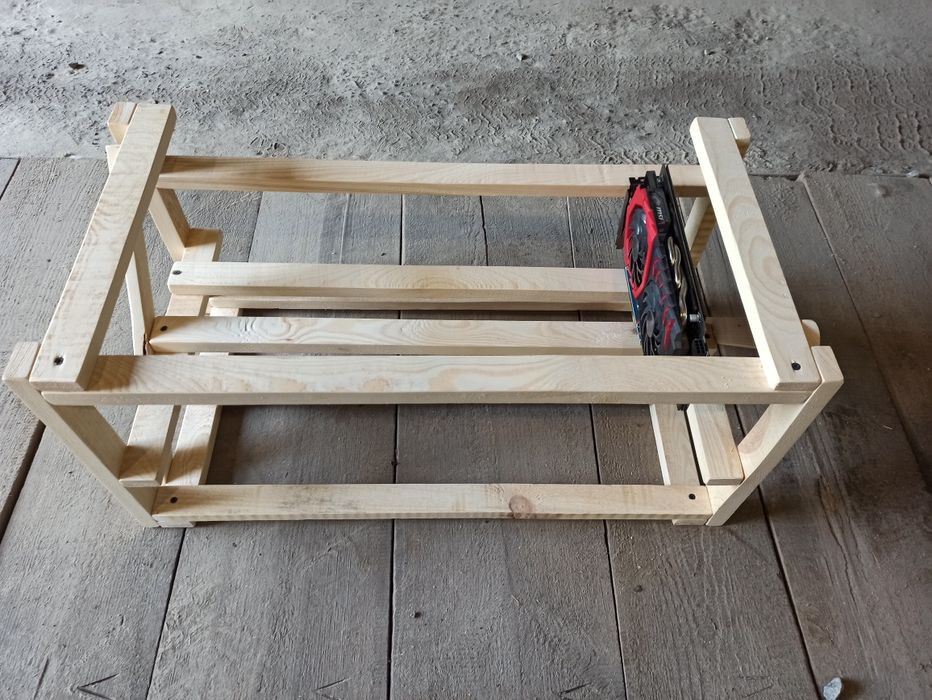 Каркас для майнінг ферми усилиний