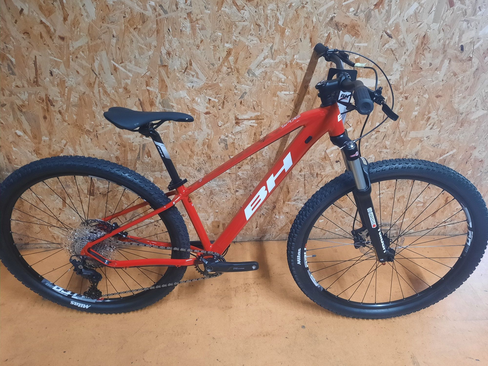 Btt 29 agora tambem em xs 11x1v Suspensao  a ar