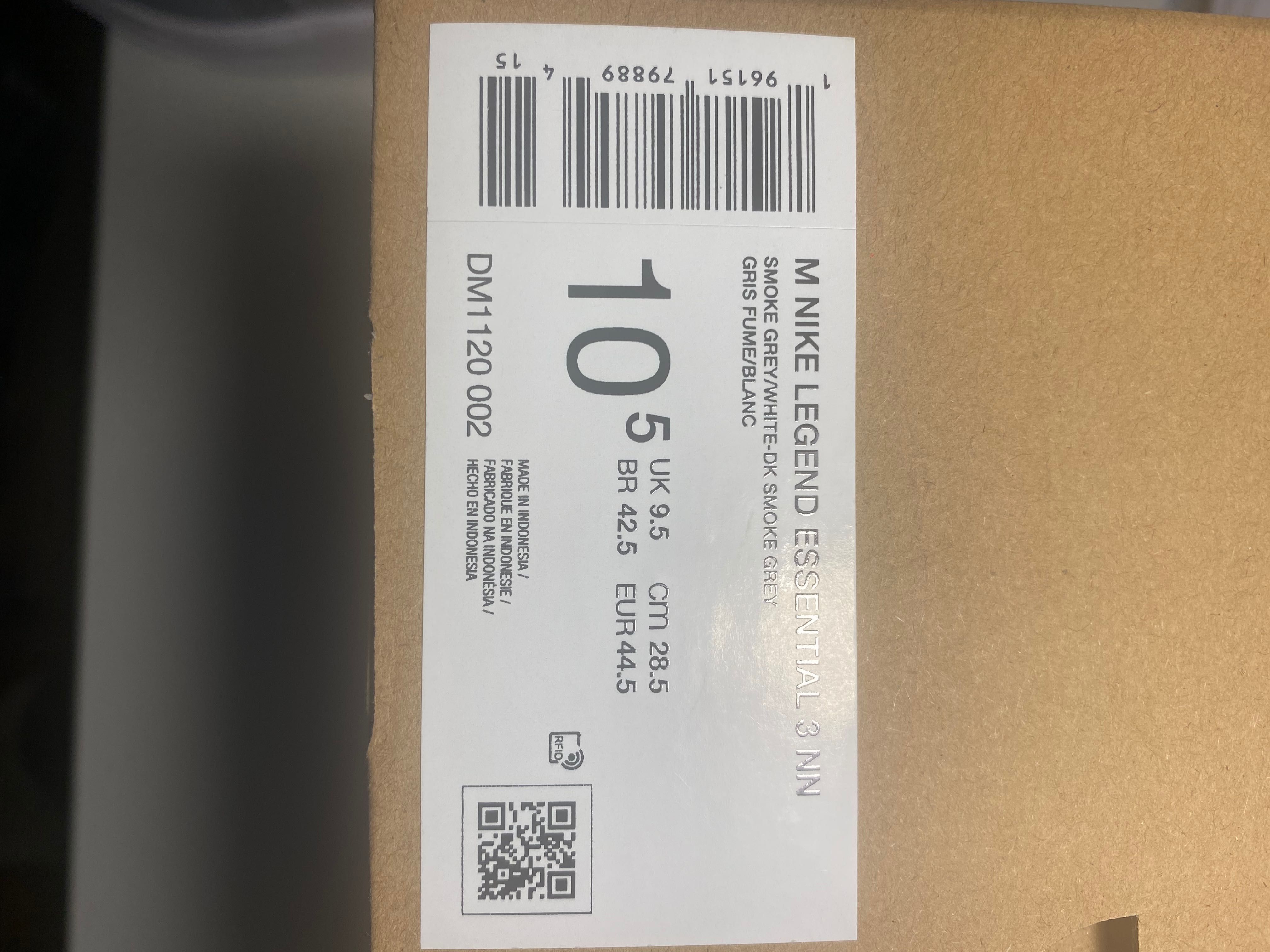 Чоловічі кросівки для залу Nike Legend Essential 3 Nn DM1120-002