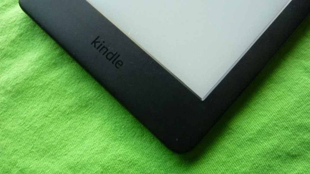 Amazon Kindle Basic Edycja 9, Generacja 10 / Kolor Czarny / 8GB