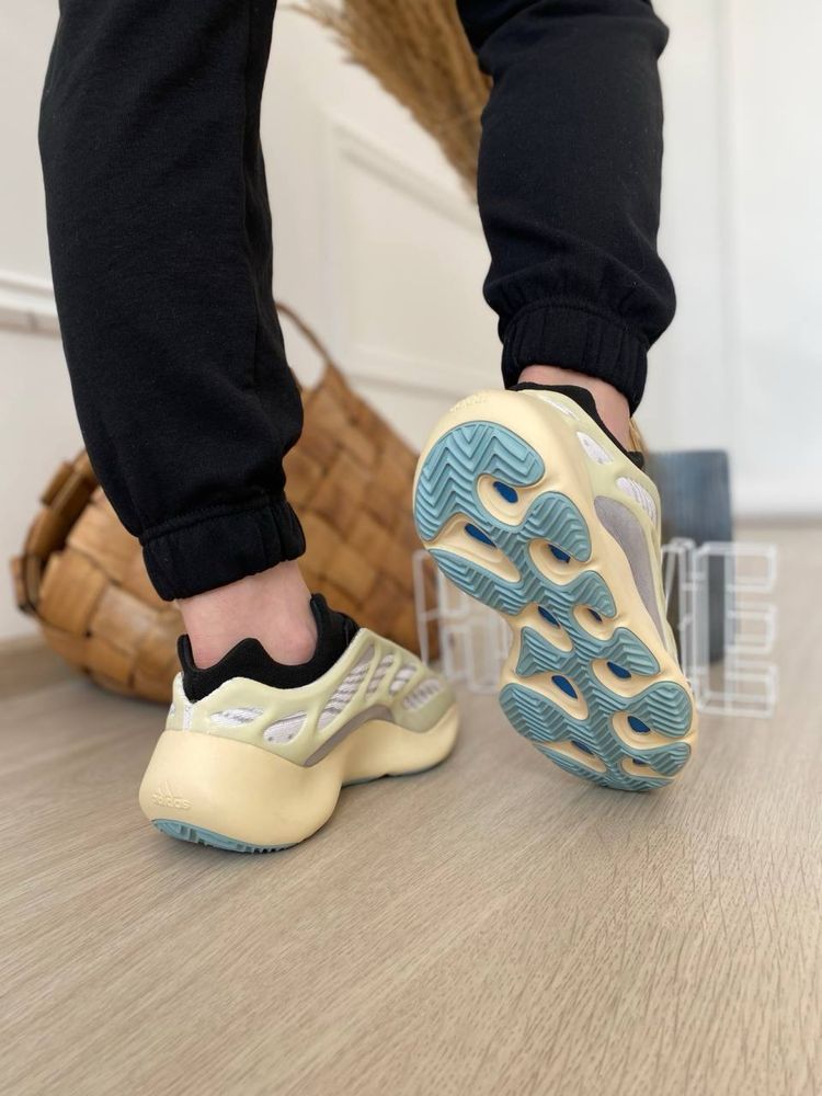 Кросівки Adidas Yeezy Boost 700 V3 Azael (36)