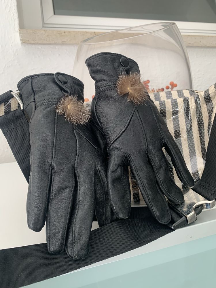 Pack de Bolsa de Cintura Parfois e luvas de pele
