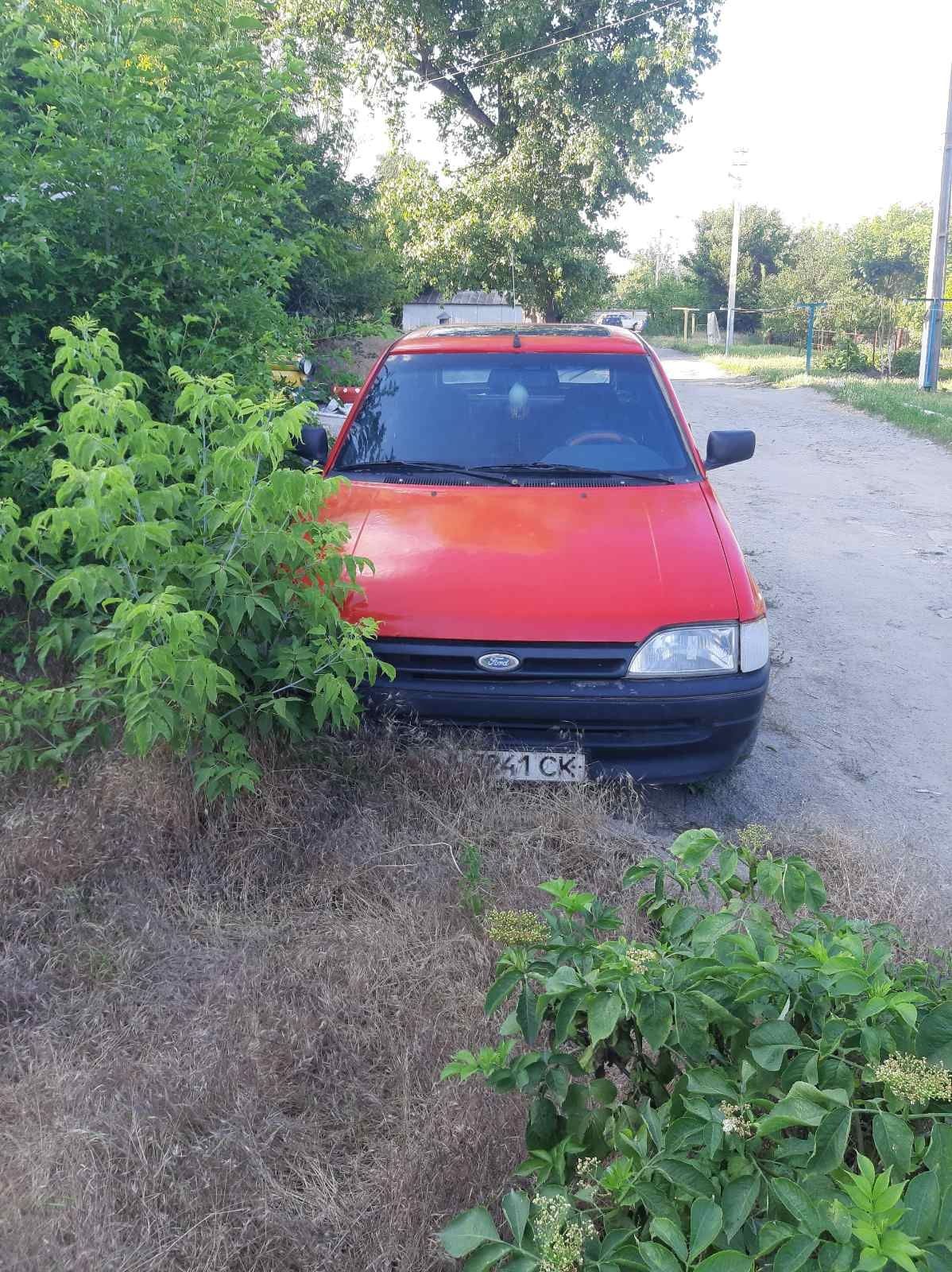 Автомобіль Форт ескорт