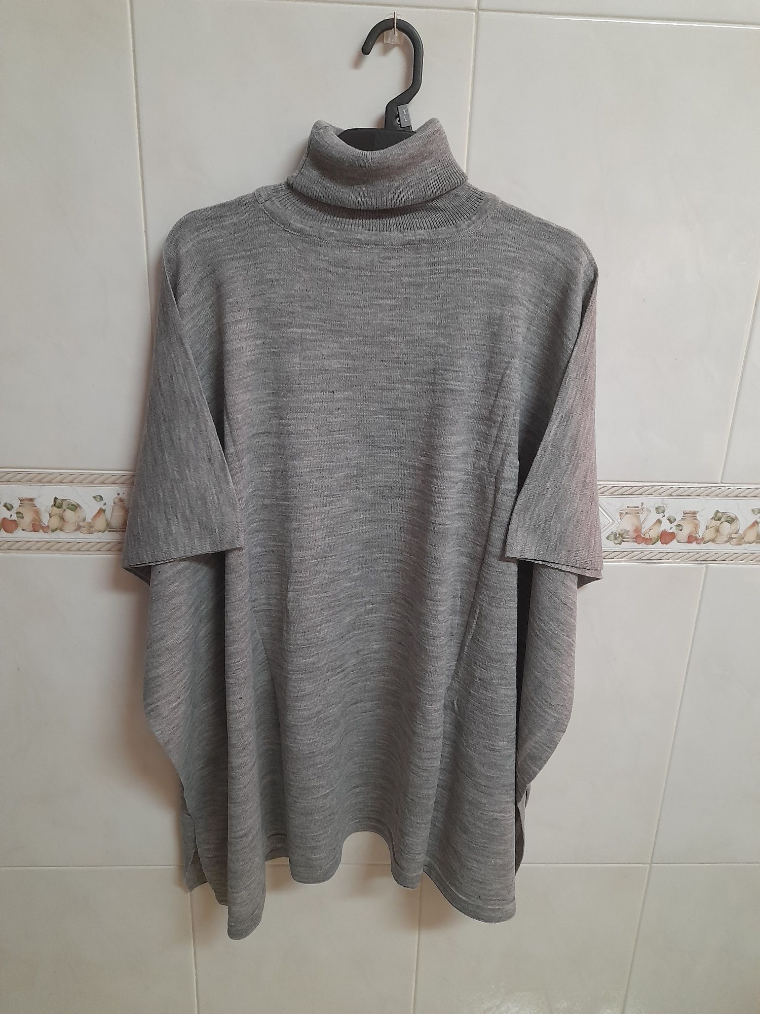 Poncho cinzento Oriflame
