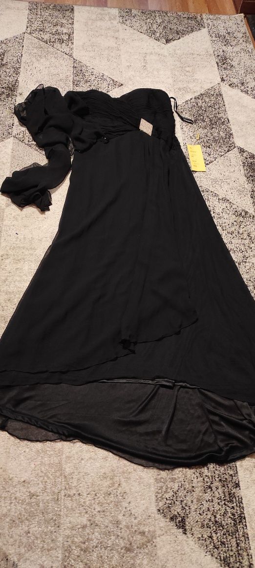 Śliczna czarna sukienka na sylwestra, studniówka, wesele, karnawał