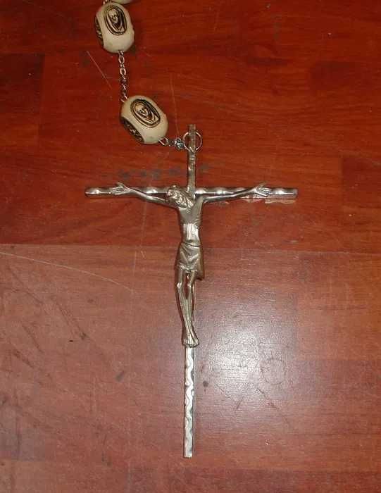 Terço de parede com crucifixo