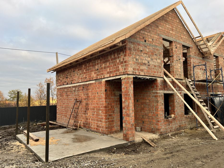 Продається будинок-дуплекс на Мальованці - 10 хвилин від Центру