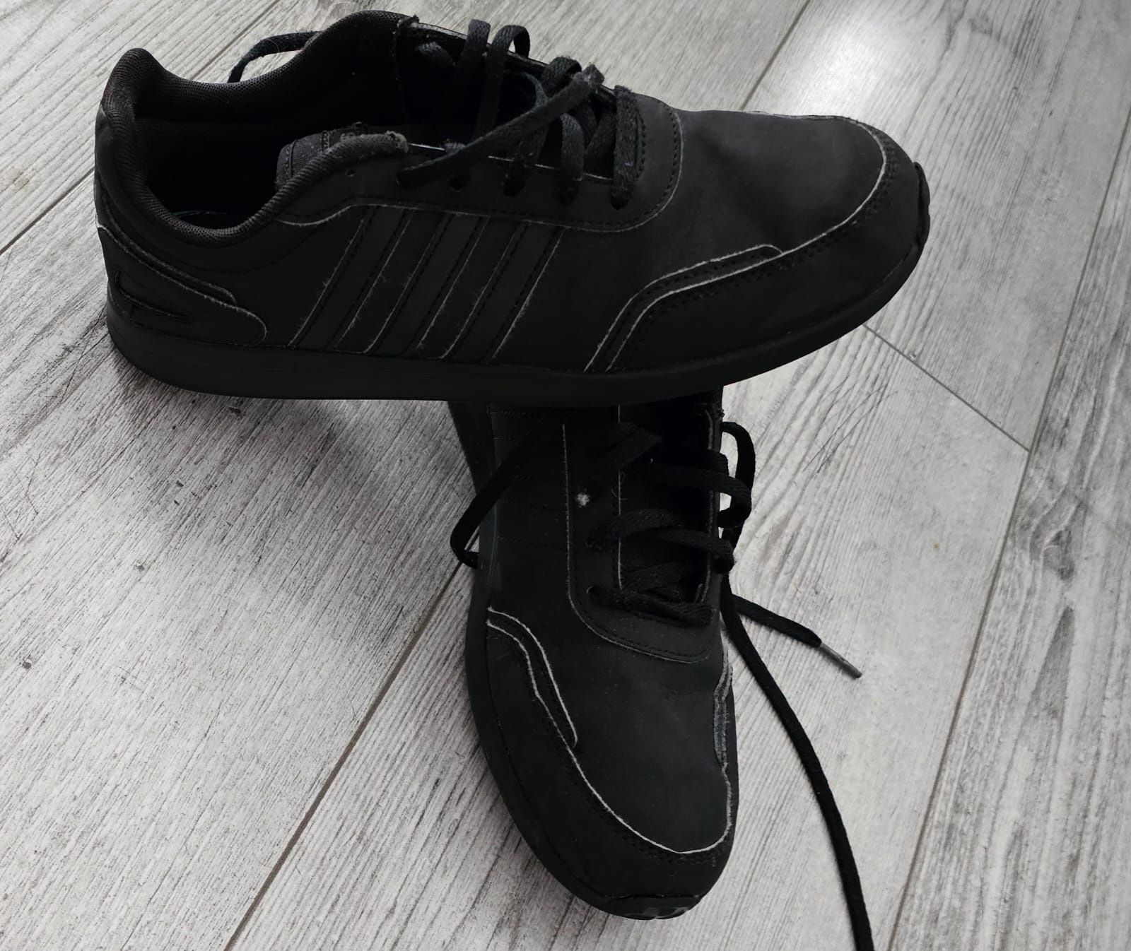 Buty Adidas roz 38 Stan bardzo dobry