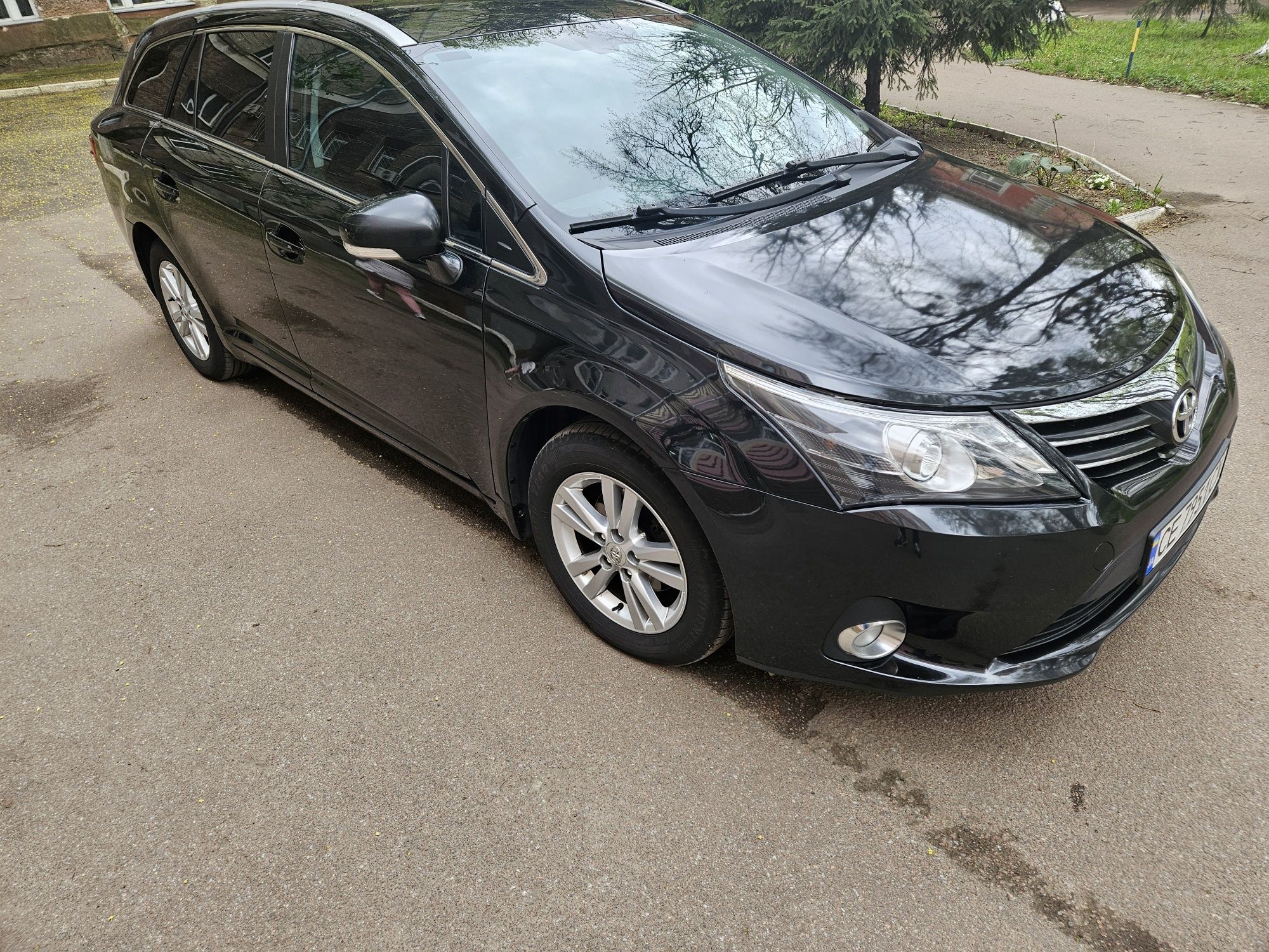 Toyota Avensis t 27 2013 року 2.0 d4d