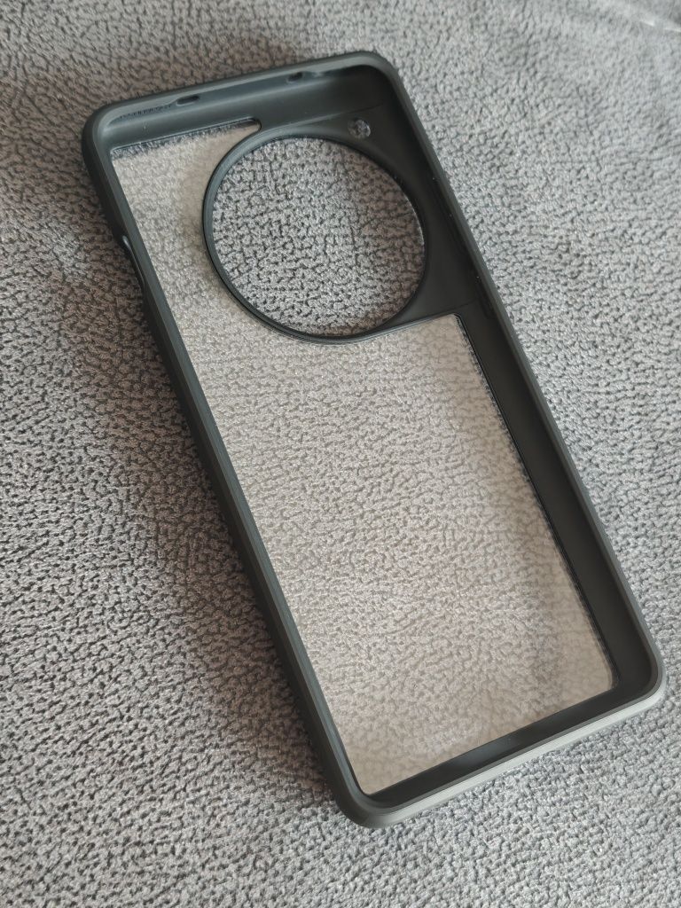 Spigen Ultra Hybrid do OnePlus 12 etui case