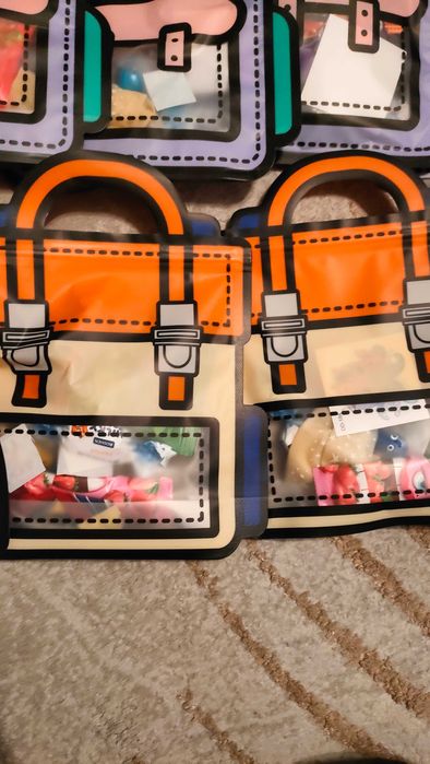 Pudełka z zawartością