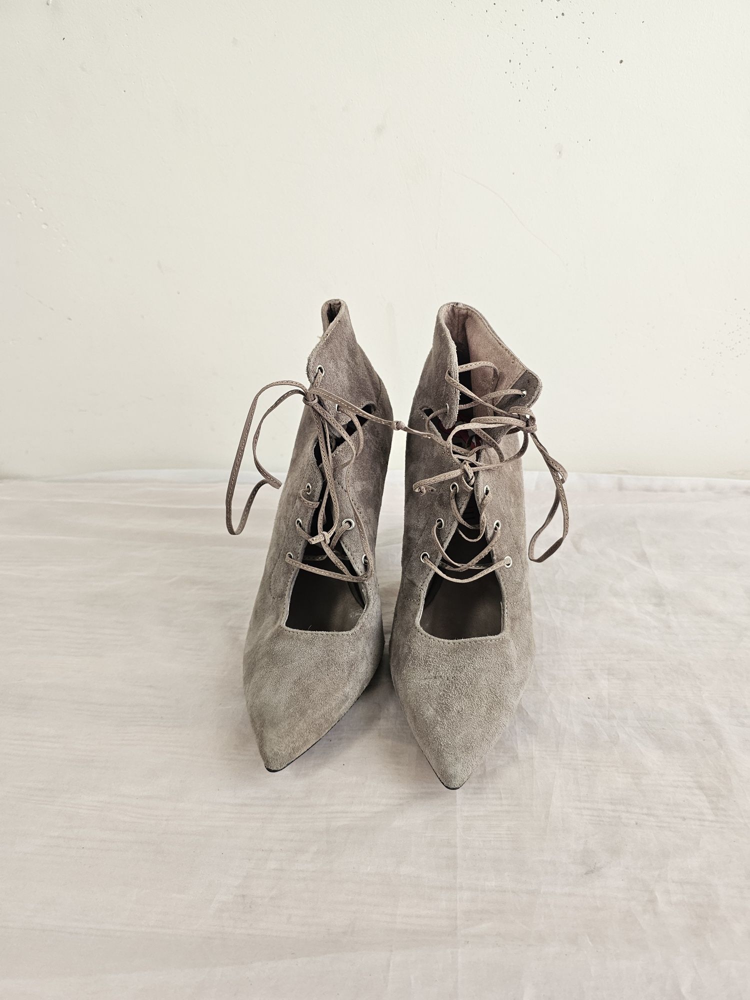 Buty czółenka szpilki skórzane Carinii r. 40 wkładka 26 cm