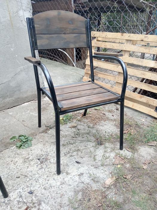 Продам пивной стол и стулья