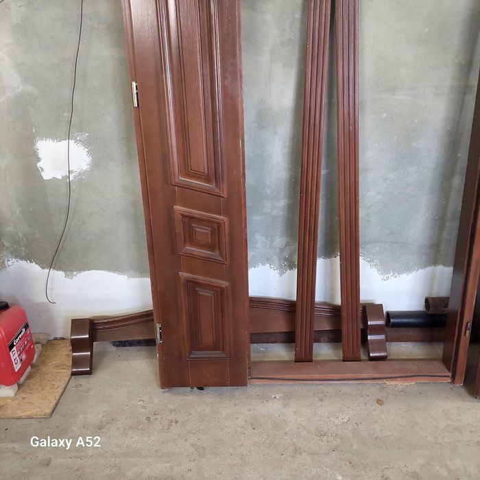 Двері вхідні дерев'яні